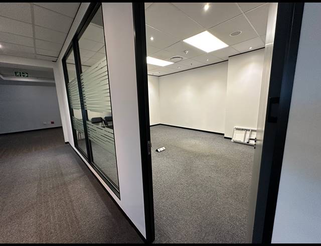 492M² OFFICE TO LET IN SANDTON CENTRAL